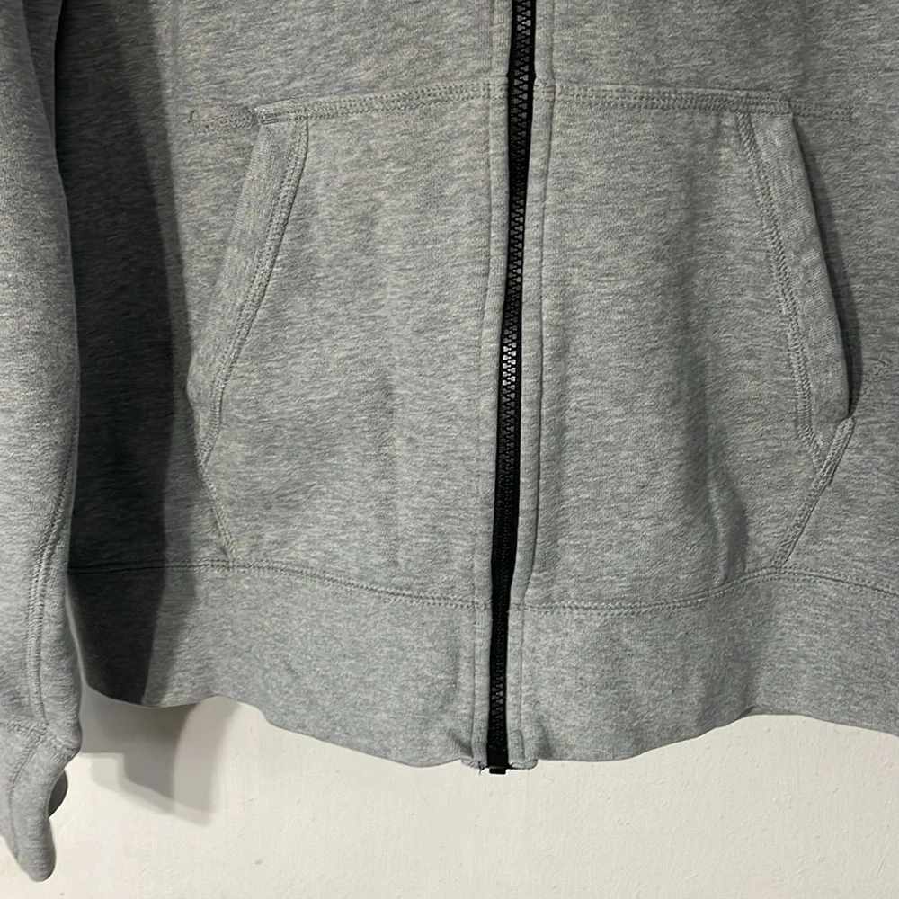 Nike essential full zip up